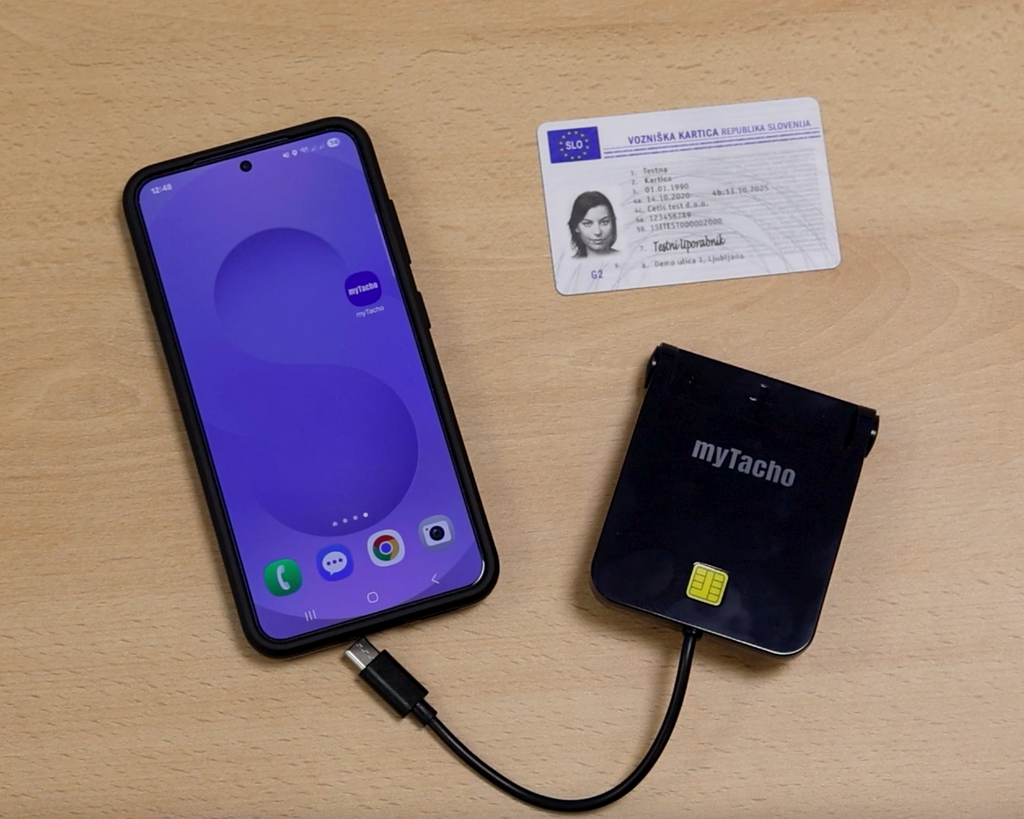 myTacho mobile app and smart card reader.